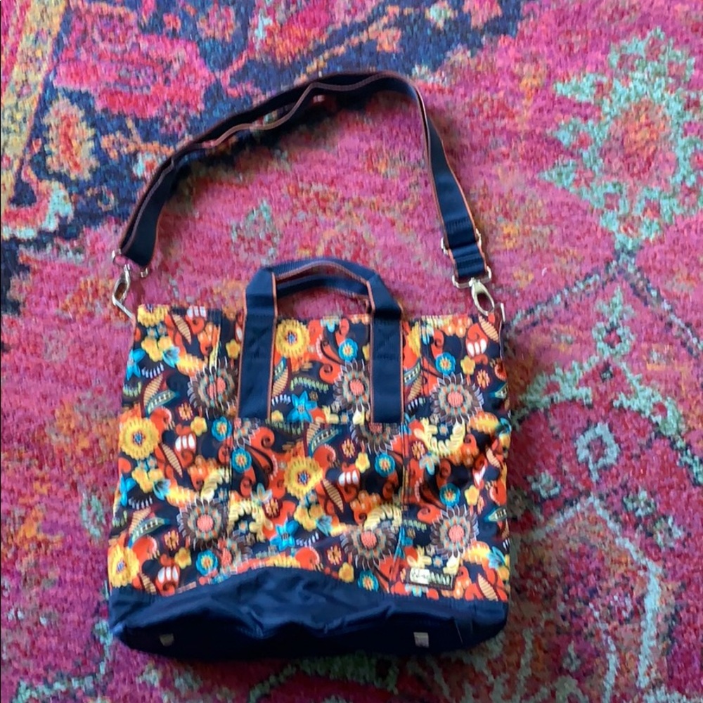 Hadaki tote